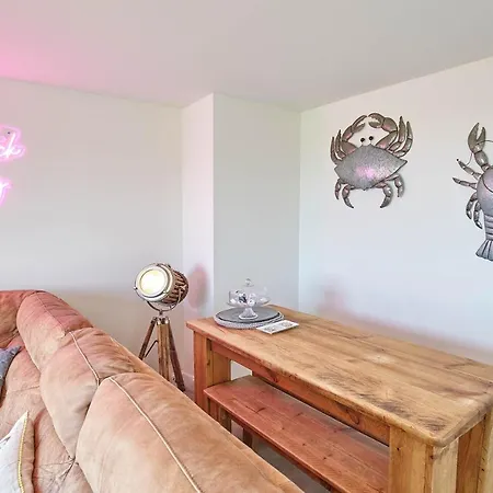 Host & - The Cinder Track Hideaway *