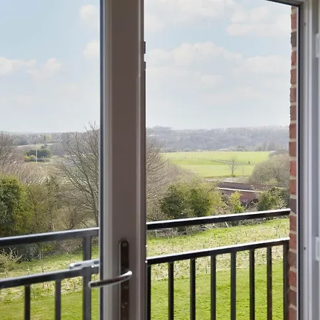 Host & - The Cinder Track Hideaway Lägenhet Whitby