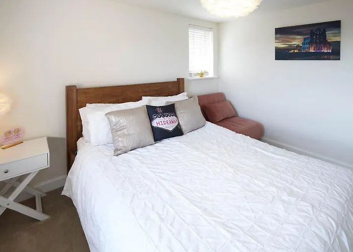 Host & - The Cinder Track Hideaway شقة