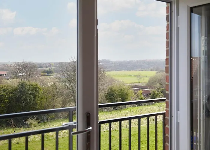 Host & - The Cinder Track Hideaway Lägenhet Whitby